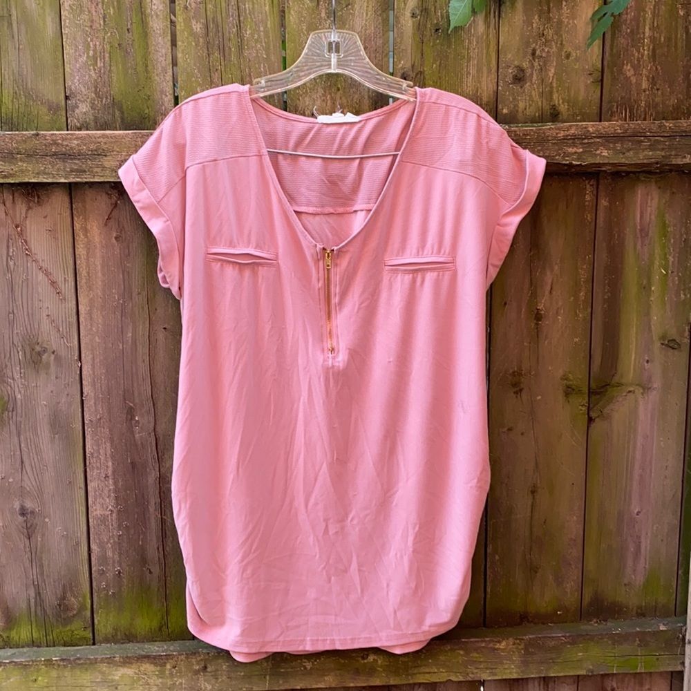Sweet Wanderer Pink maternity top sz. L